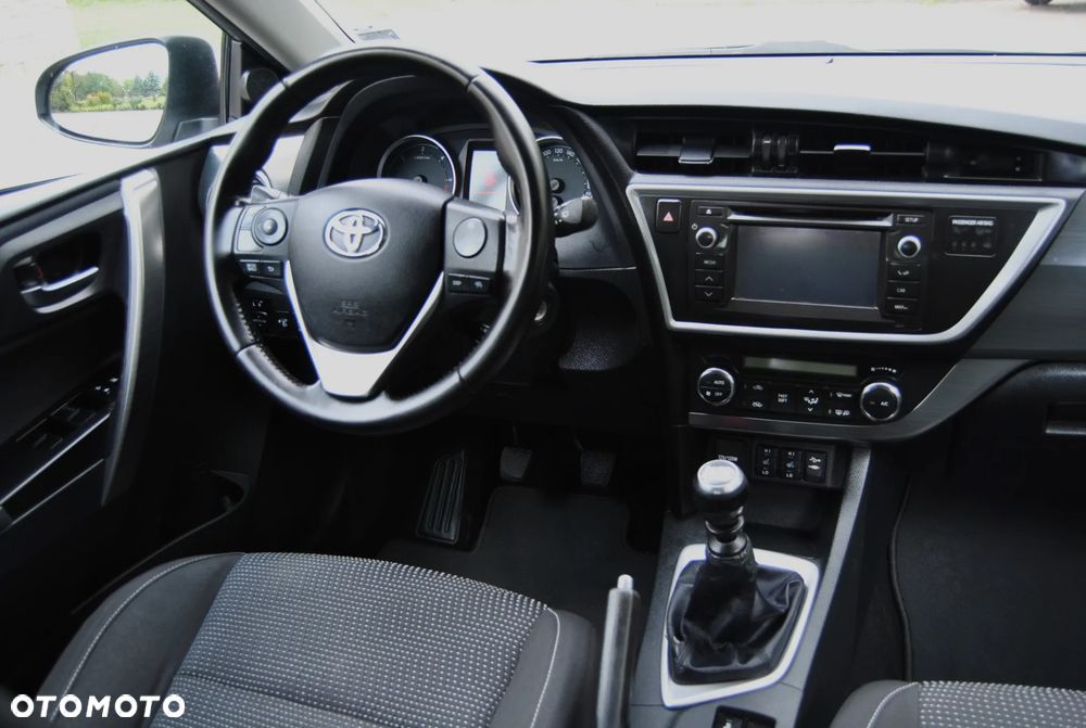 Toyota Auris 2.0 D-4D Comfort - 11