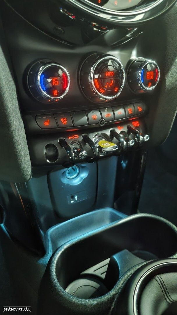 MINI 3 Portas Cooper SE Premium Essential - 35