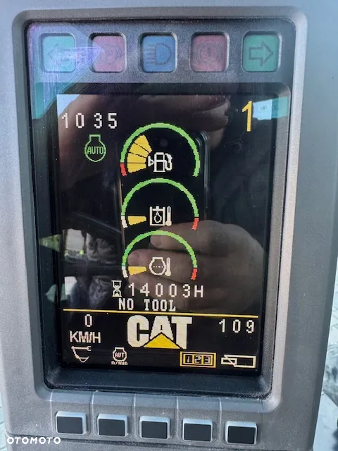 Caterpillar 318 D - 7
