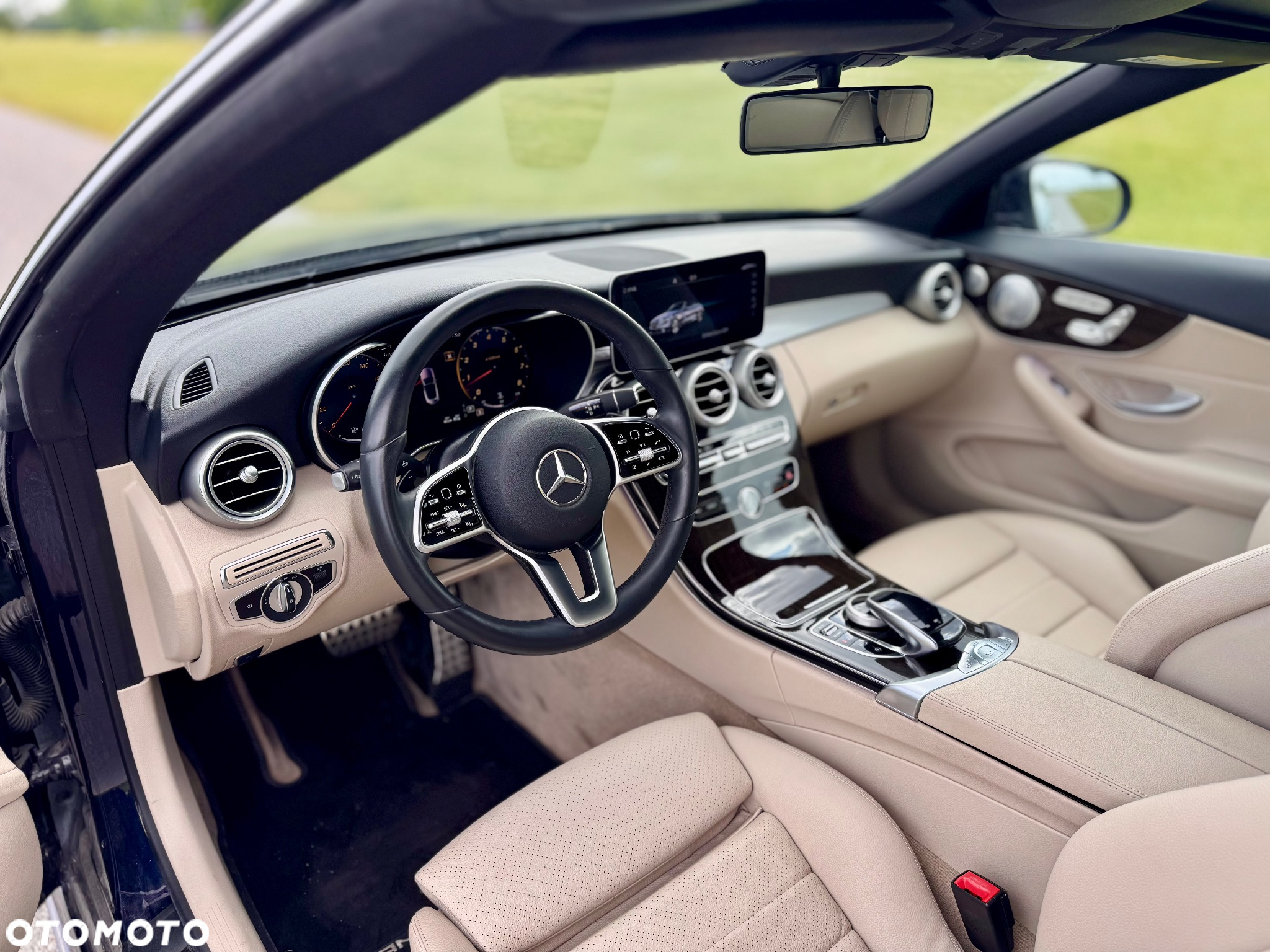 Mercedes-Benz Klasa C 300 4Matic 9G-TRONIC AMG Line - 26
