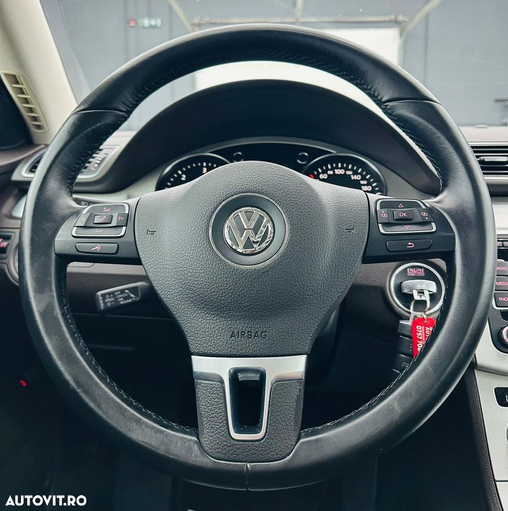 Volkswagen Passat 2.0 Blue TDI SCR Highline - 32
