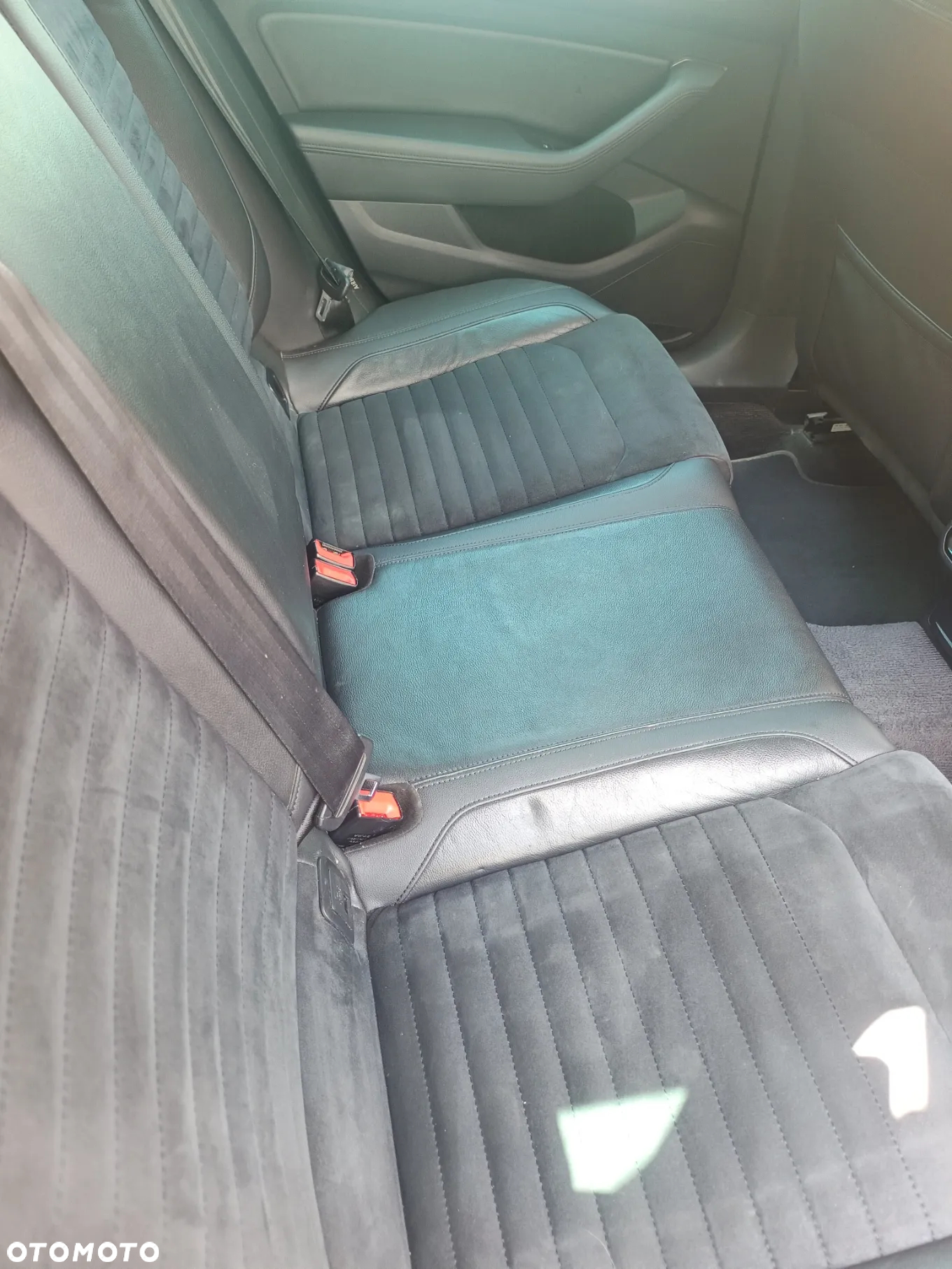 Volkswagen Passat - 11