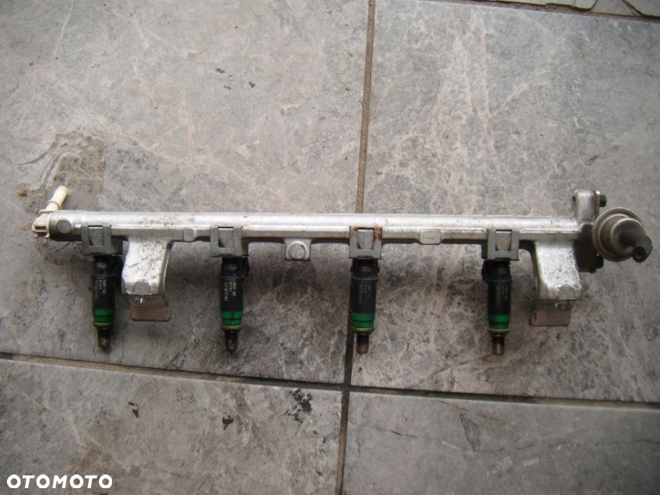 ford fusion  03r 1.4 16v  listwa wtryskowa kompletna - 1
