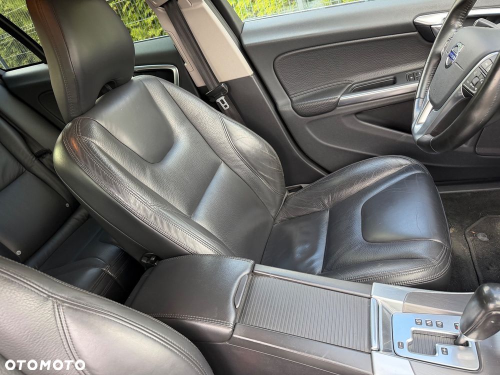 Volvo V60 D3 Geartronic Summum - 12