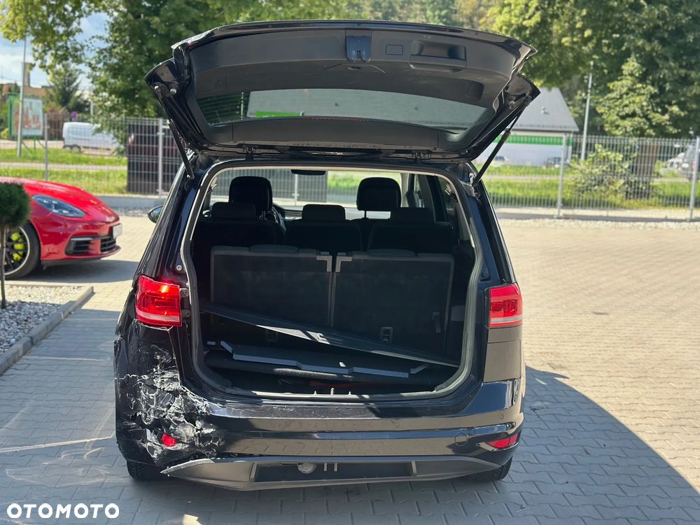 Volkswagen Touran - 9