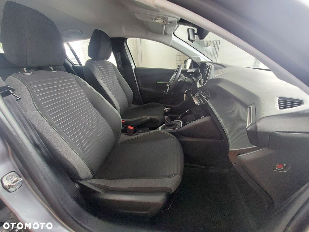 Peugeot 208 - 10