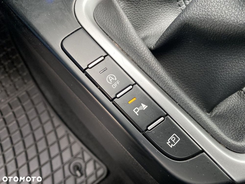 Kia Ceed - 27