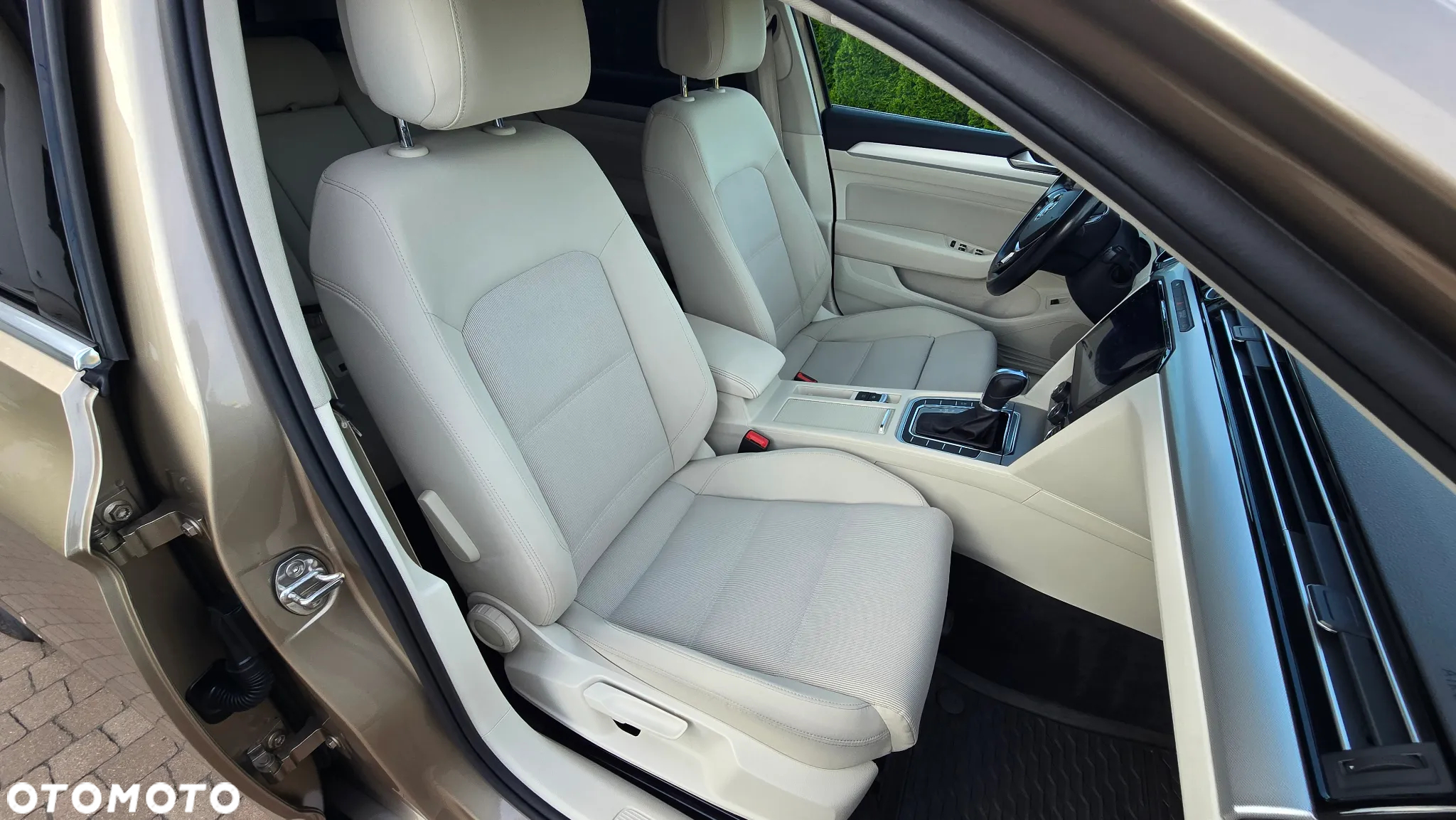 Volkswagen Passat - 30