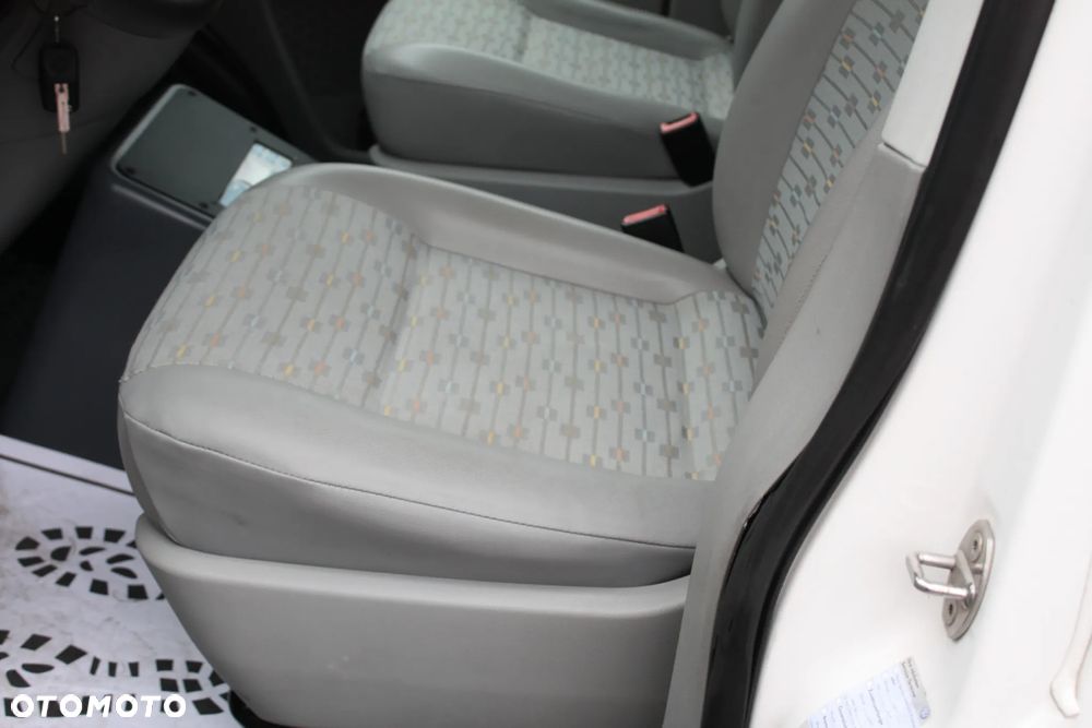 Volkswagen Transporter T5 LIFT - 14