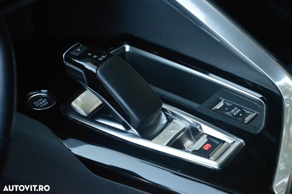Peugeot 3008 225 e-EAT8 Allure - 26
