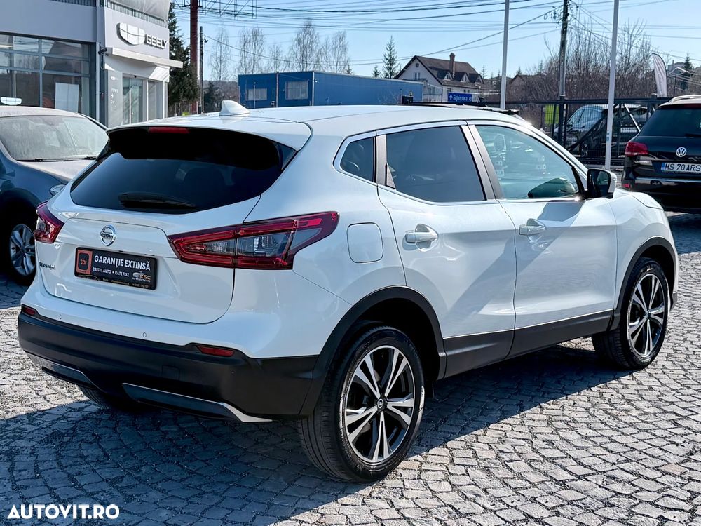 Nissan Qashqai 1.6 DCI Xtronic TEKNA+ - 3