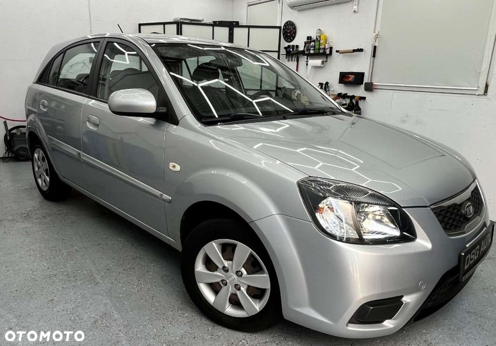 Kia Rio - 12
