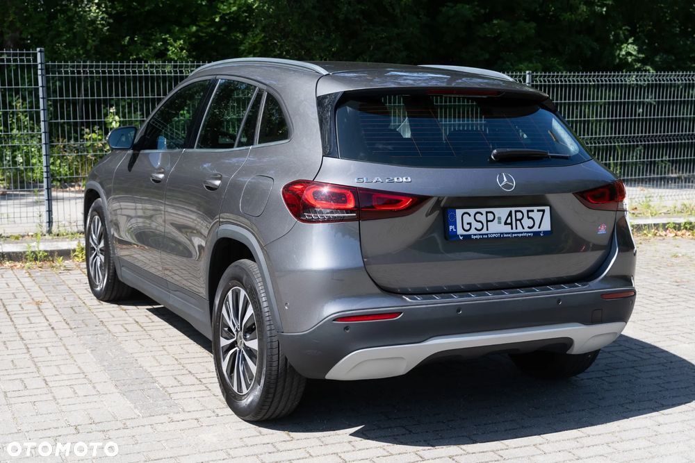 Mercedes-Benz GLA 200 Business Edition - 2