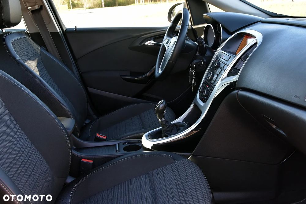 Opel Astra 1.4 T Cosmo EU6 - 13