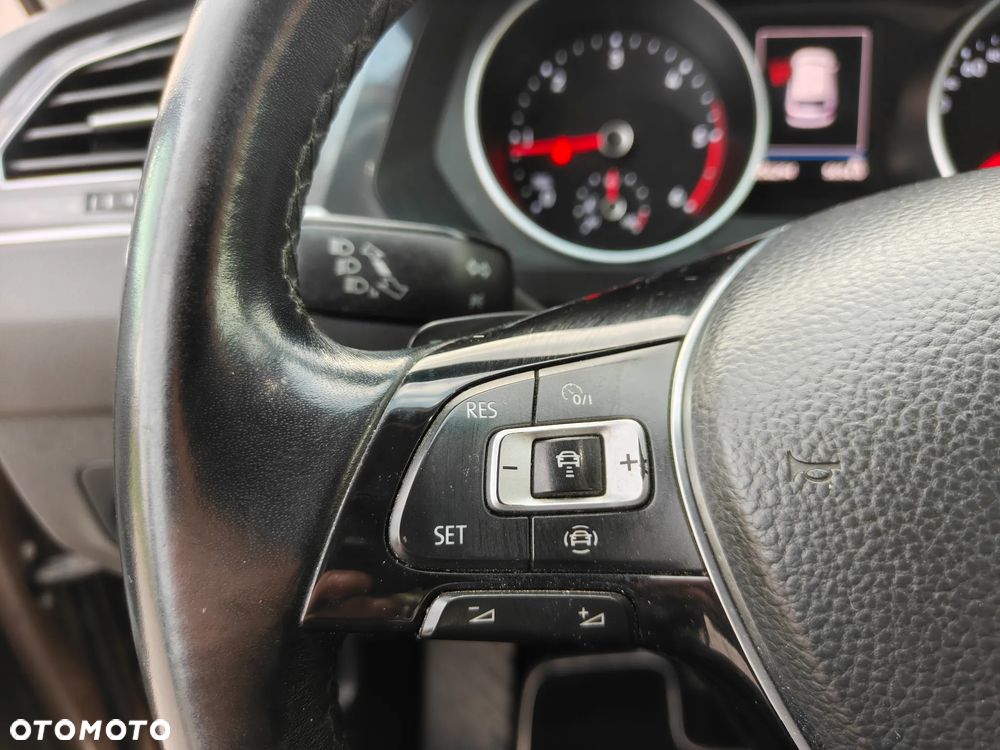 Volkswagen Tiguan - 27