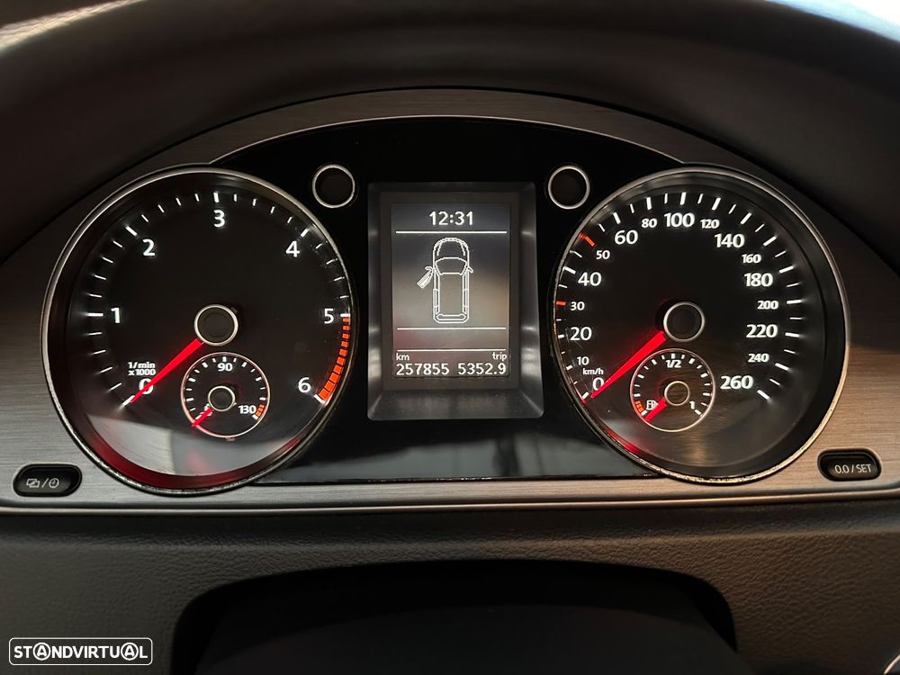 VW Passat Variant 1.6 TDI BlueMotion Comfortline - 21