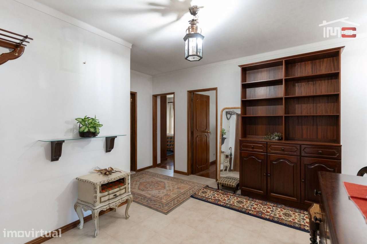 Apartamento T3 na Av. Beato Nuno - Grande imagem: 4/22