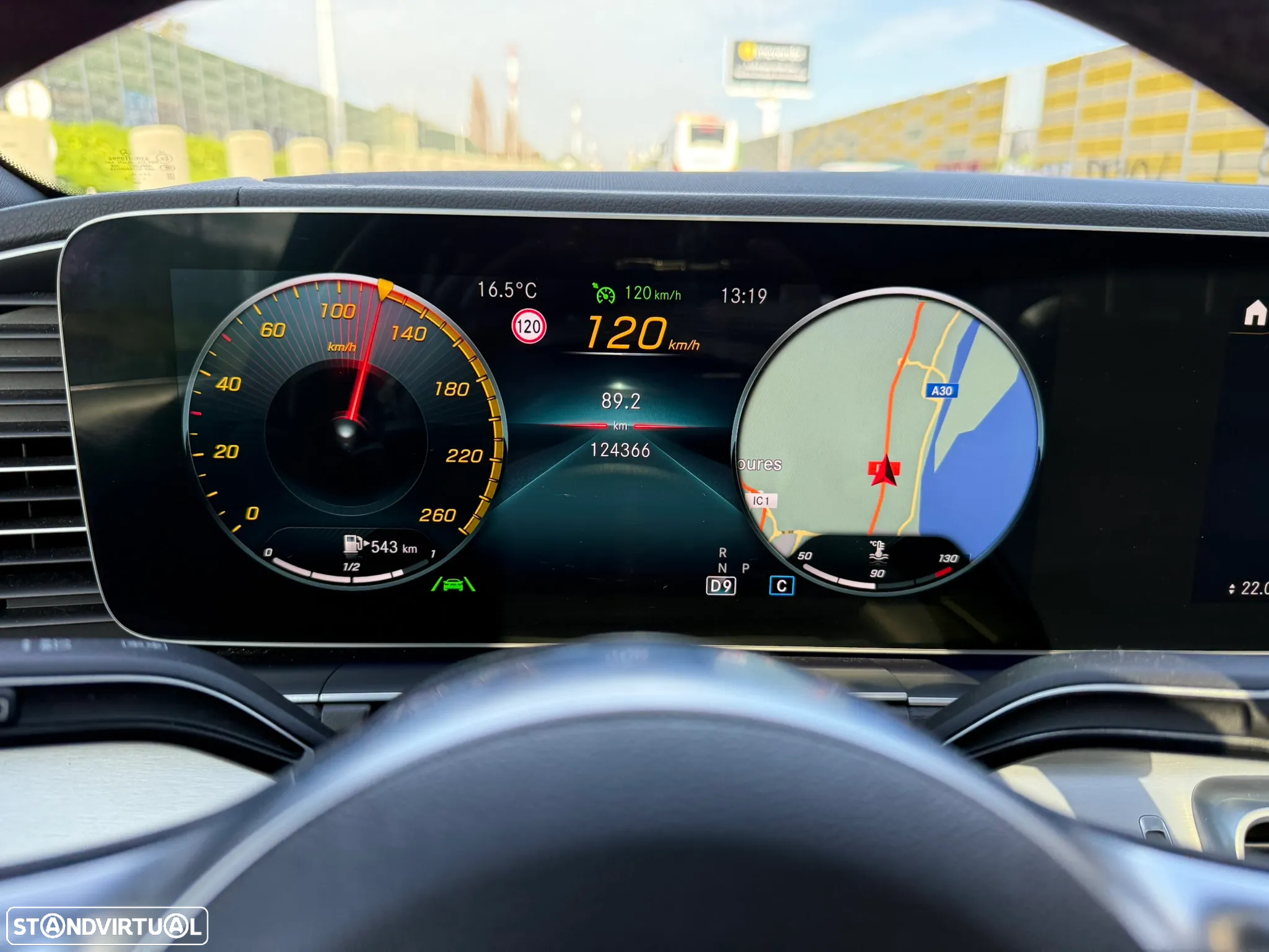 Mercedes-Benz GLE 300 d 4Matic - 32