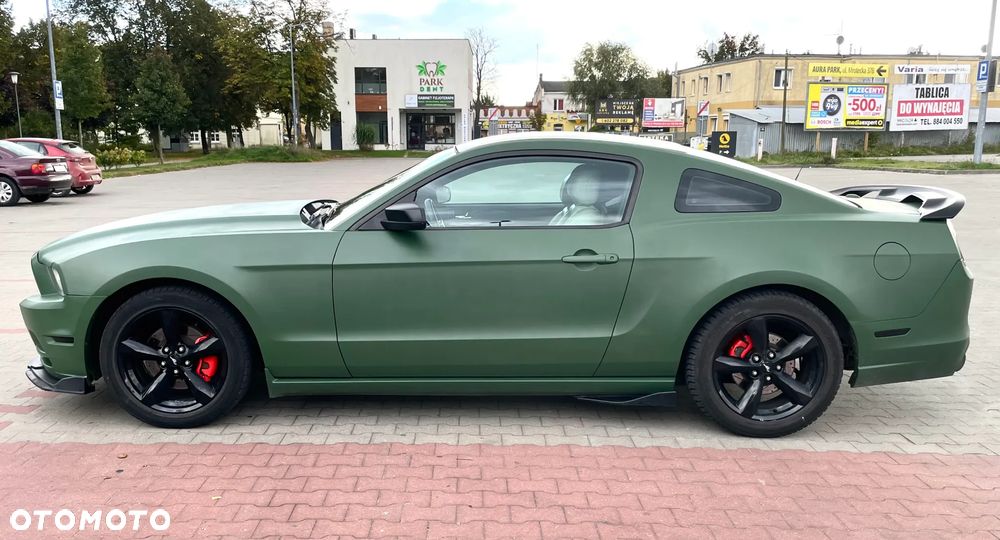 Ford Mustang - 4