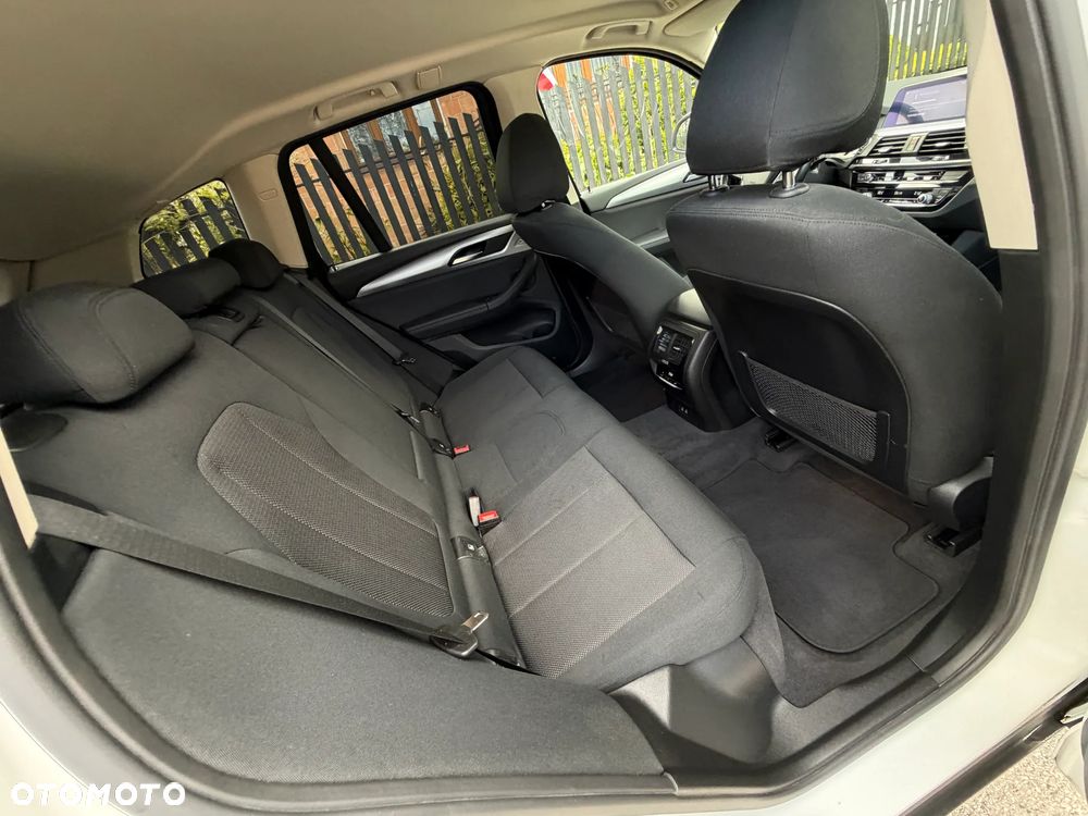 BMW X3 xDrive20i GPF Advantage - 30