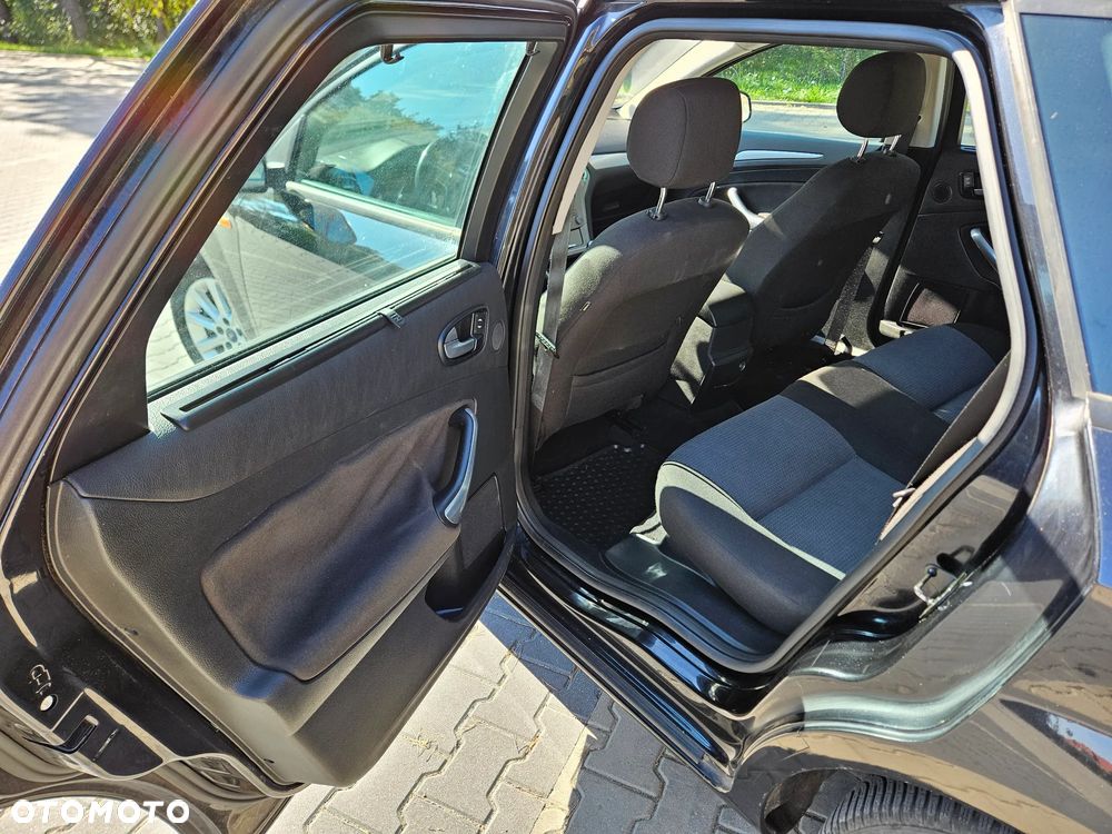 Ford Mondeo - 13