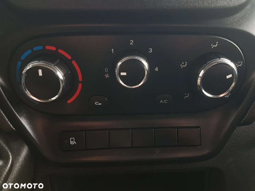 Iveco DAILY 6EP CHŁODNIA MROŹNIA IZOTERMA AGREGAT THERMO KING V-200 MAX GRZANIE ZASILANIE Z SILNIKA + ELEKTRYCZNE - 32