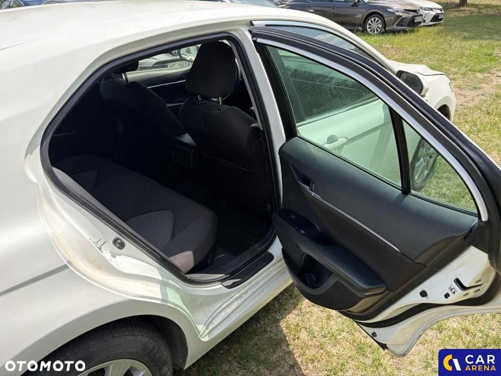 Toyota Camry - 19