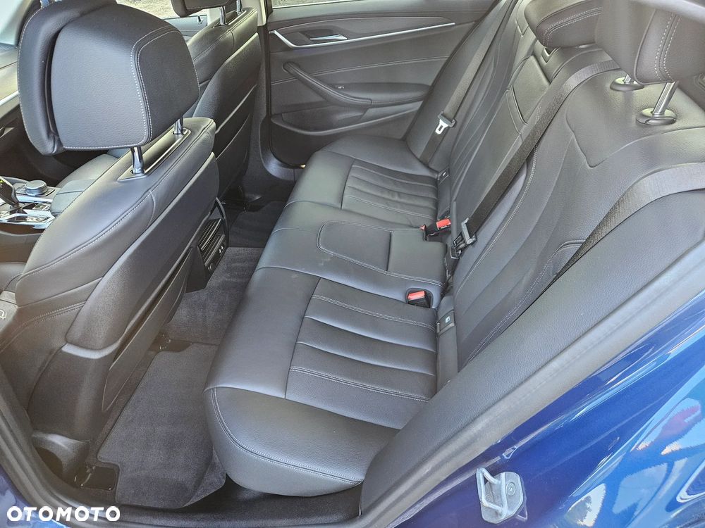BMW Seria 5 520d Luxury Line - 24