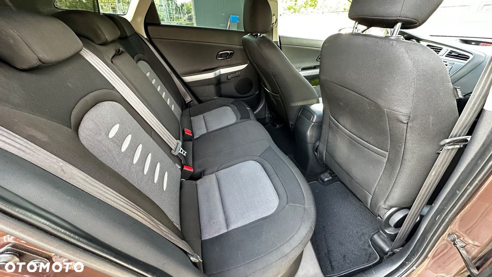 Kia Ceed 1.6 GDI ISG Platinum Edition - 16