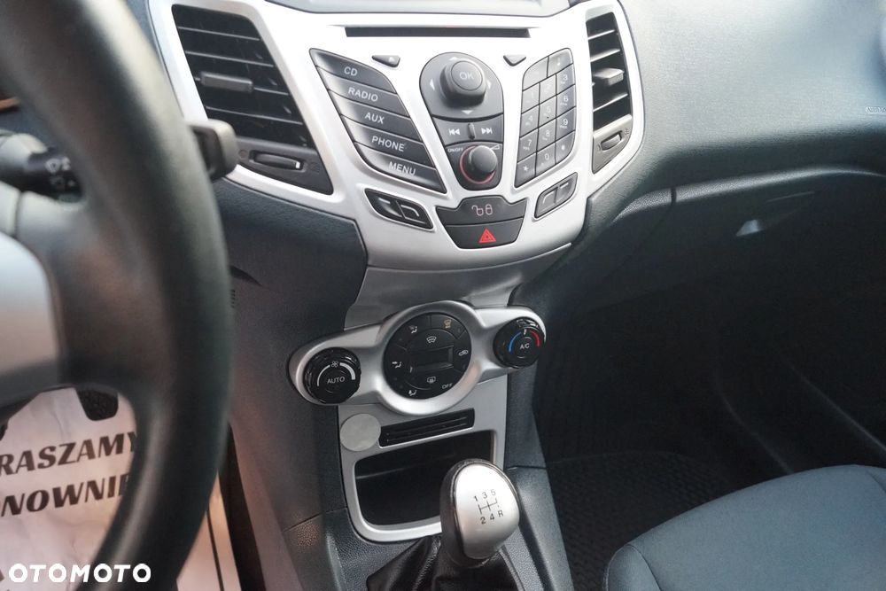 Ford Fiesta 1.25 Ghia EU5 - 19