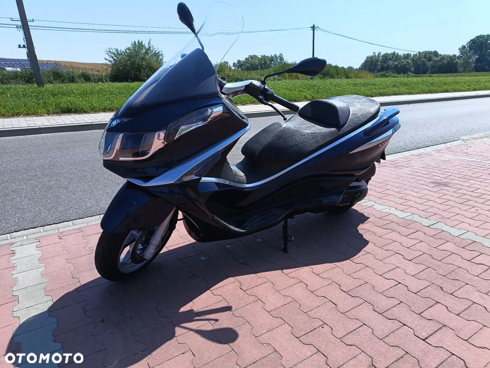 Piaggio X10 - 1