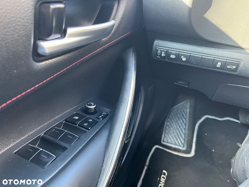 Toyota Corolla 2.0 Hybrid Executive - 25