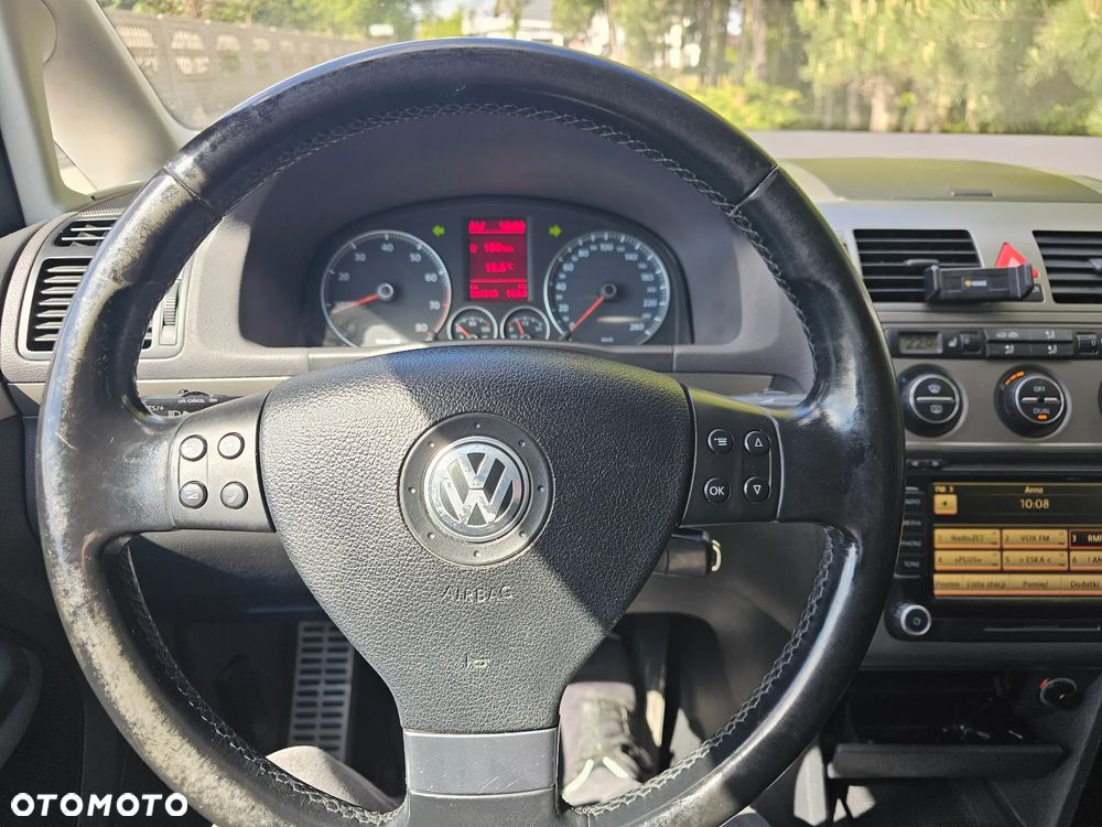Volkswagen Touran 1.6 Conceptline - 17