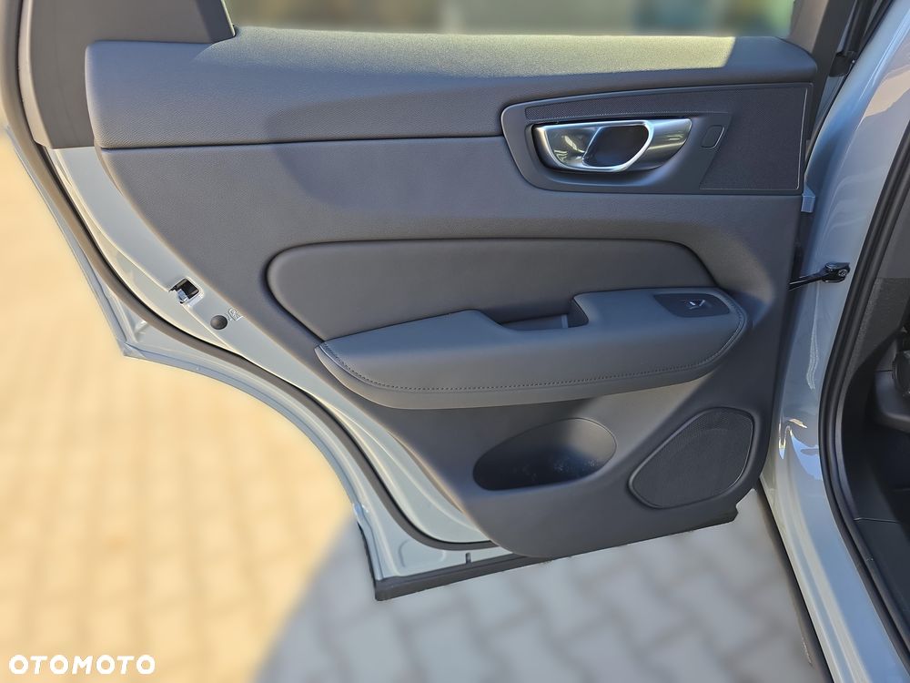 Volvo XC 60 B5 B AWD Core - 10