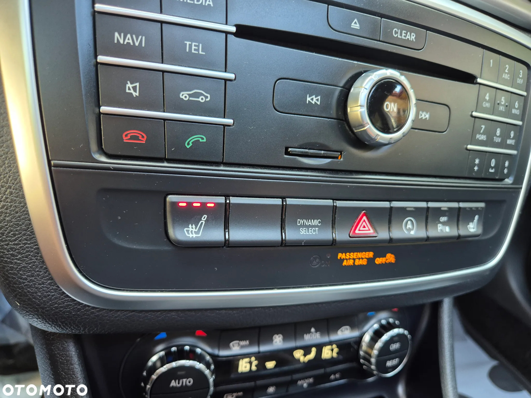 Mercedes-Benz GLA 200 UrbanStyle Edition - 24
