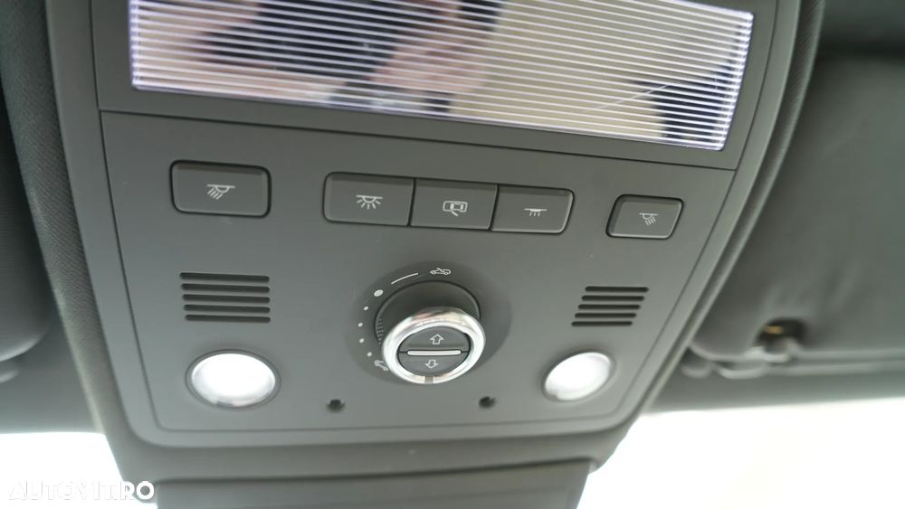 Volkswagen Touareg - 34