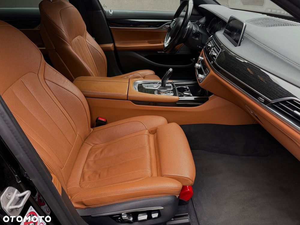 BMW Seria 7 740d xDrive - 30