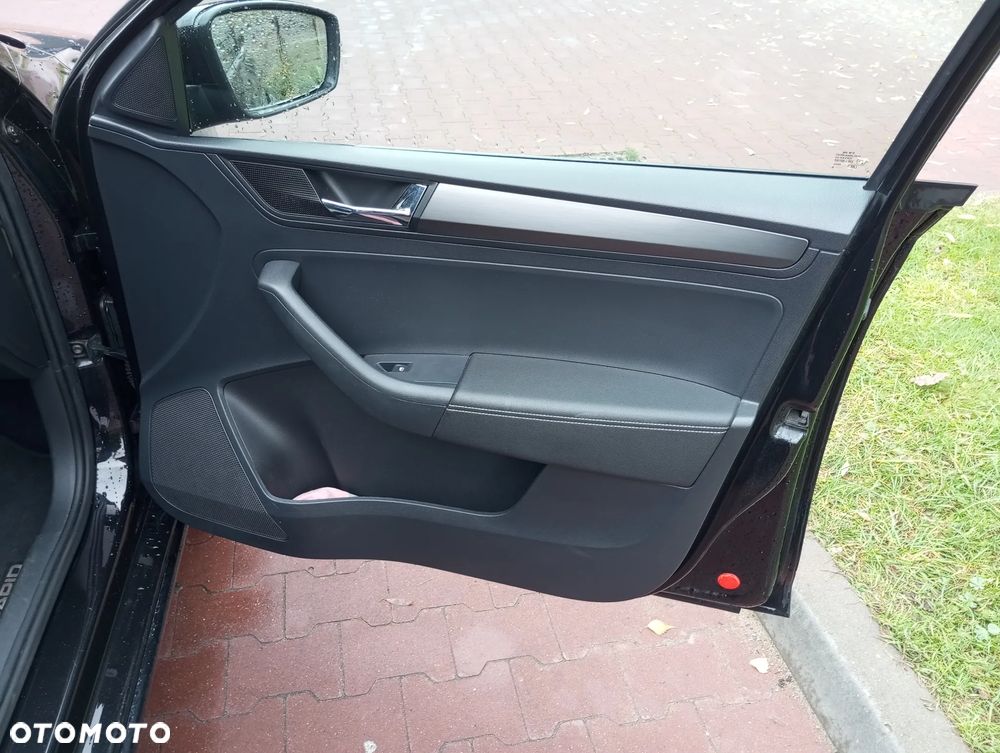 Skoda RAPID 1.0 TSI Style - 28