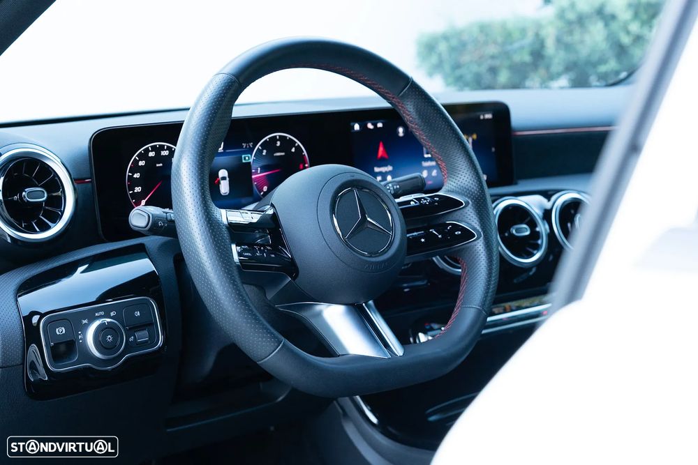 Mercedes-Benz A 200 d 4Matic 8G-DCT Advanced AMG Line - 19