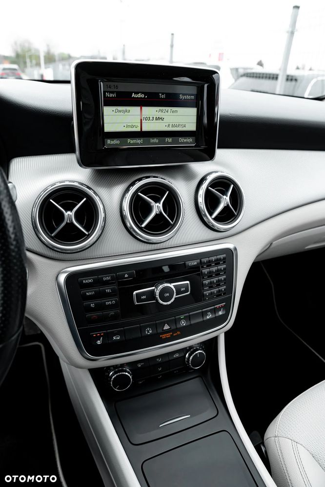 Mercedes-Benz GLA 250 4Matic 7G-DCT Activity Edition - 34