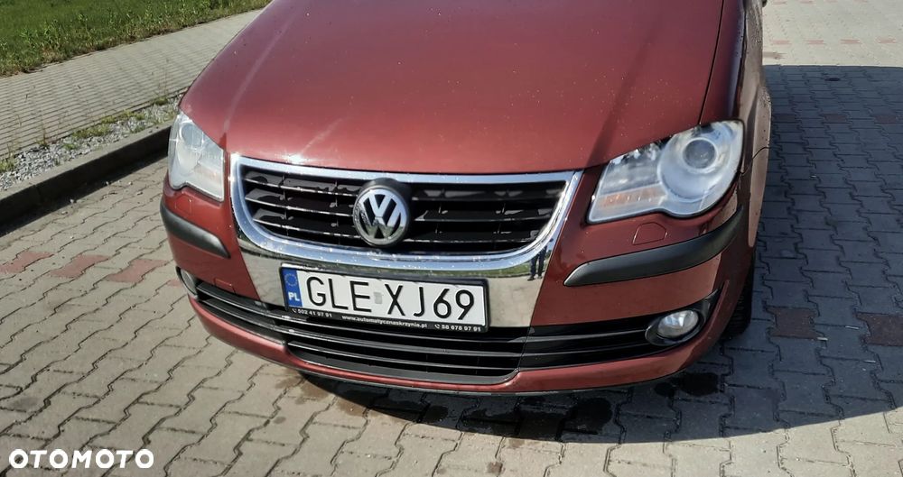 Volkswagen Touran 1.9 TDI DSG Conceptline - 2