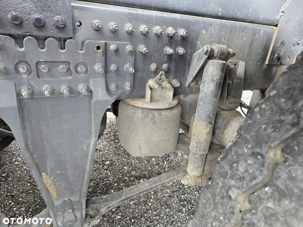 Volvo FH 440 6x2 - 8