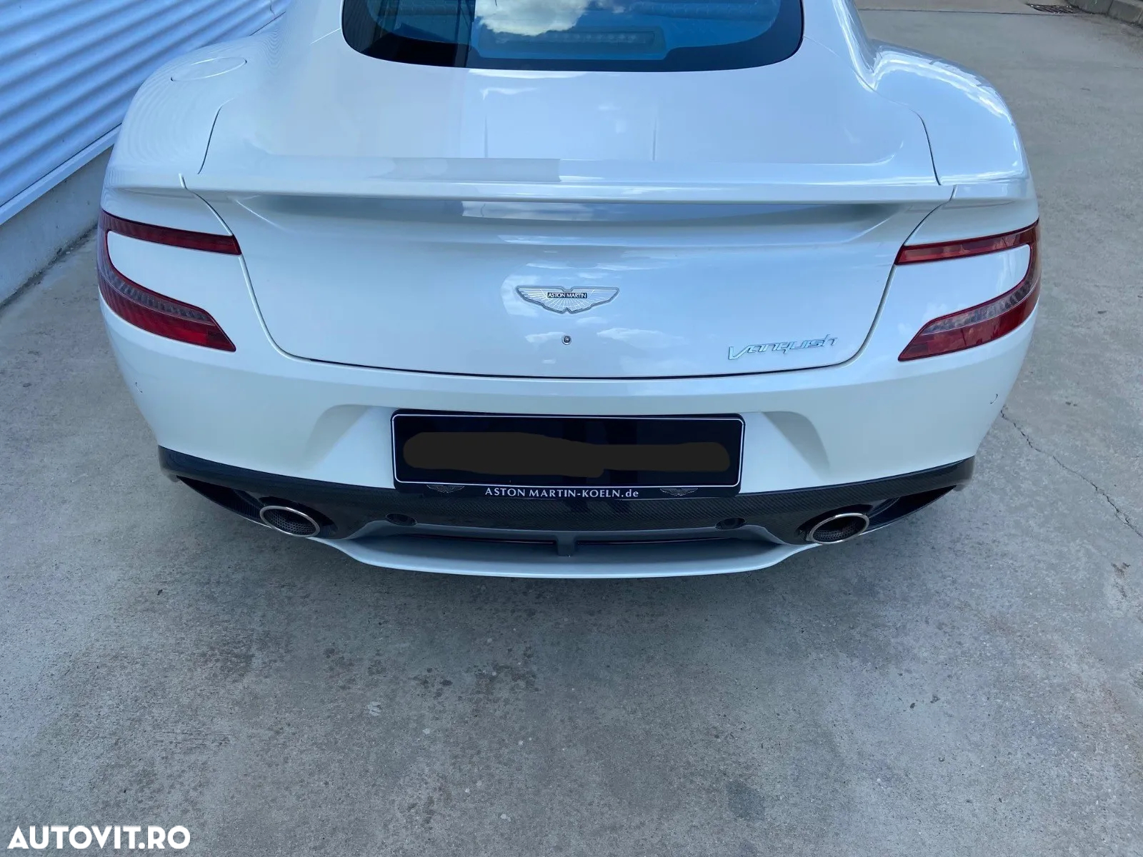 Aston Martin Vanquish - 3