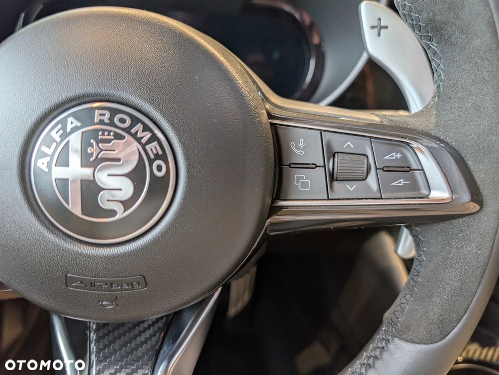 Alfa Romeo Giulia - 11