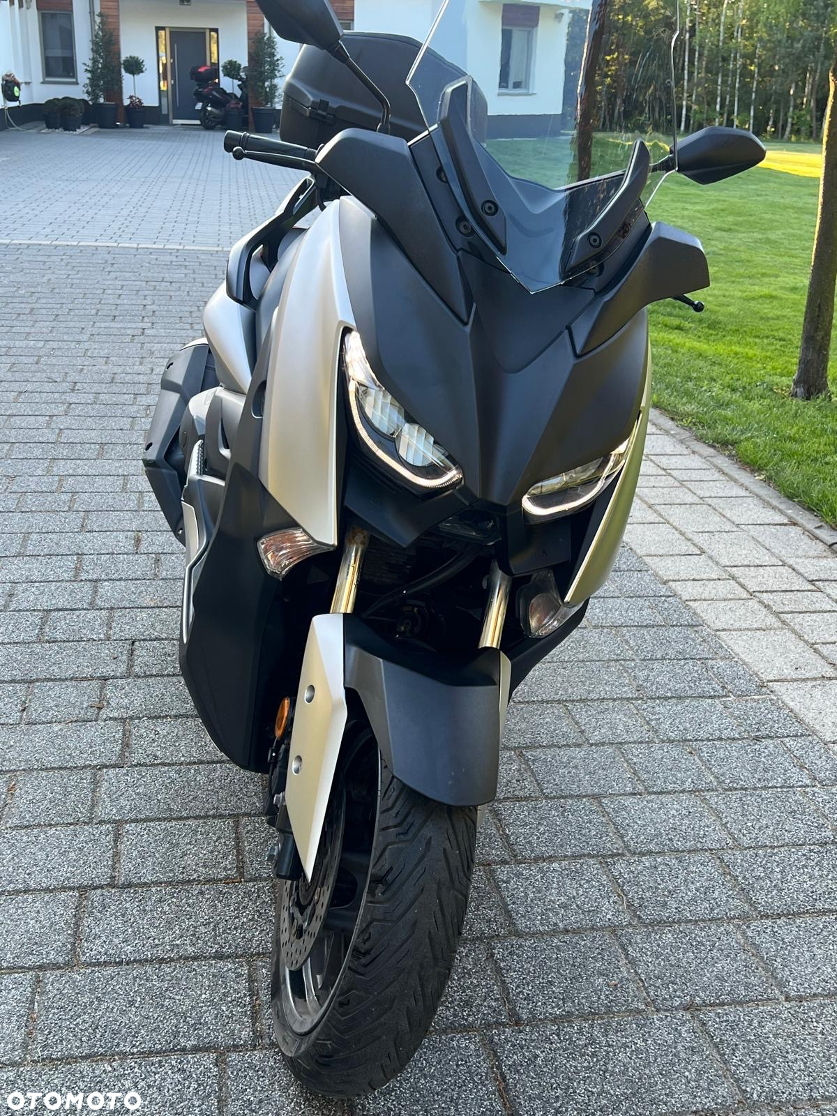 Yamaha X-max - 4