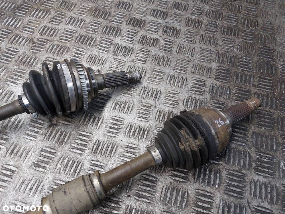 PÓŁOŚ LEWY PRZÓD + PRAWY PRZÓD 5B MAZDA 323 PROTEGE BJ 1.6 16V - 5