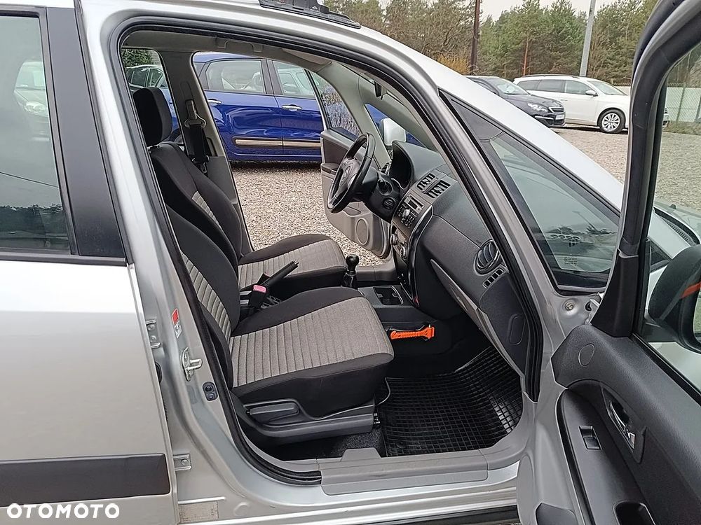 Suzuki SX4 1.6 Premium 4WD - 12