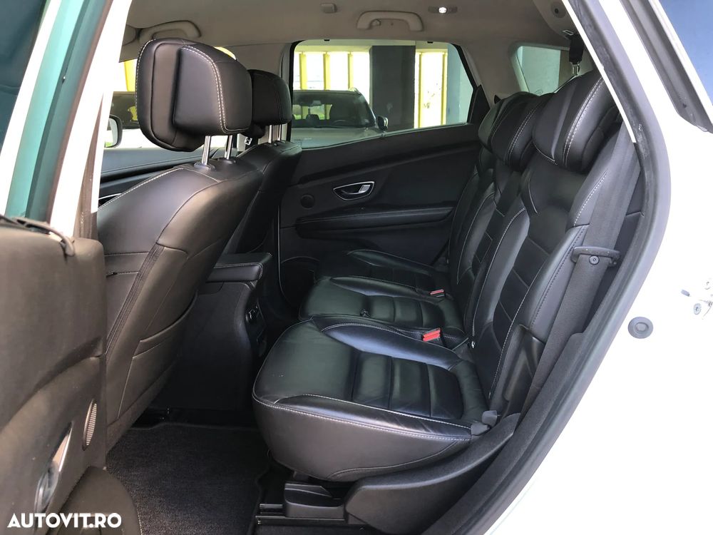 Renault Scenic ENERGY dCi 130 INITIALE PARIS - 8