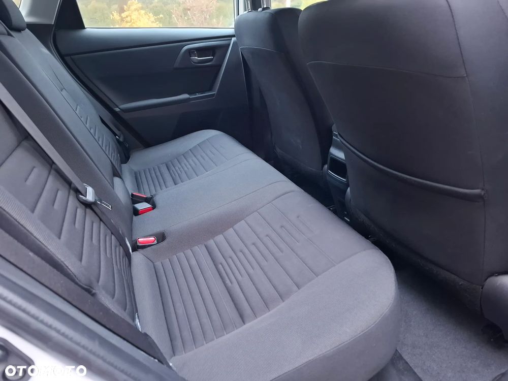 Toyota Auris - 14