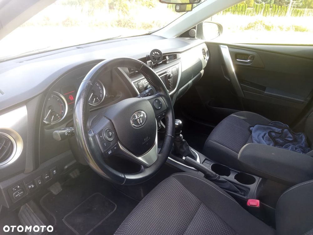 Toyota Auris - 12